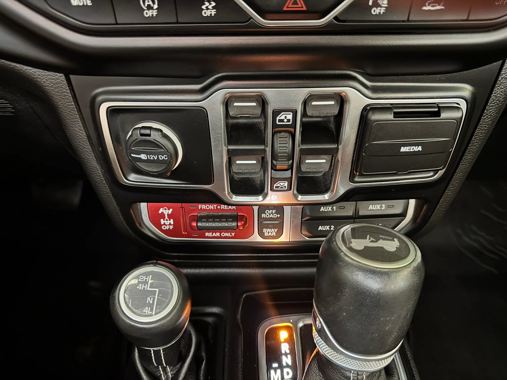 Used 2022 Jeep Wrangler Unlimited Rubicon w/ LED Lighting Group AWD/4WD image 19