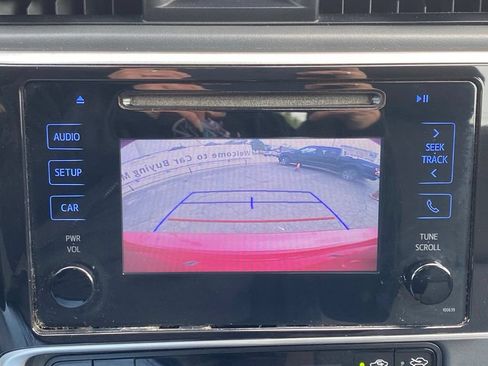 Used 2018 Toyota Corolla LE FWD image 26
