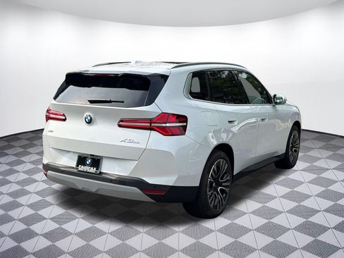 Used 2025 BMW X3 xDrive30i w/ Premium Package AWD/4WD image 9