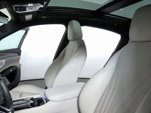 Used 2023 Maserati Grecale Modena image 2