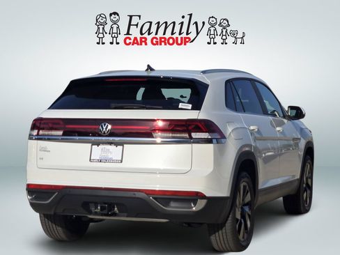 New 2026 Volkswagen Atlas Cross Sport SE FWD image 4
