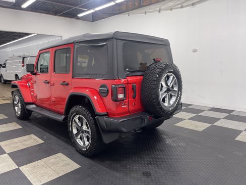 Used 2019 Jeep Wrangler Unlimited Sahara image 2