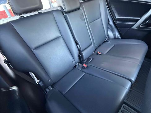 Used 2018 Toyota RAV4 SE w/ All Weather Liner Package FWD image 12