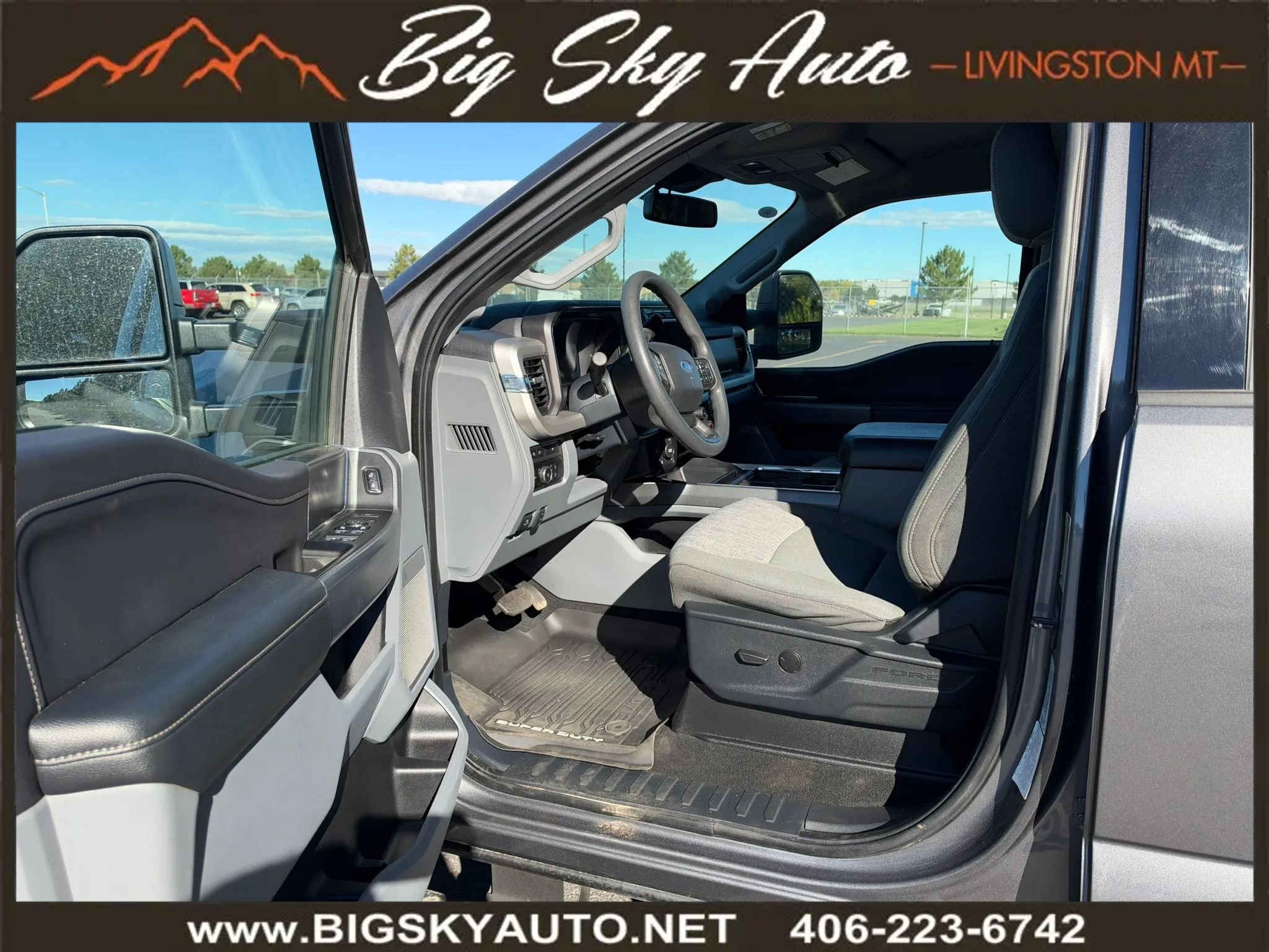 Used 2023 Ford F350 XLT w/ XLT Premium Package AWD/4WD image 13