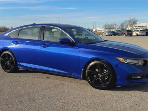 Used 2019 Honda Accord Sport image 2