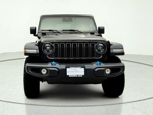 Used 2025 Jeep Wrangler Unlimited Rubicon 4xe w/ Convenience Group AWD/4WD image 2