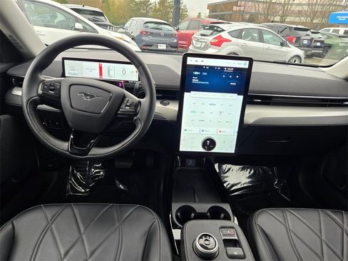 Used 2023 Ford Mustang Mach-E Select image 11