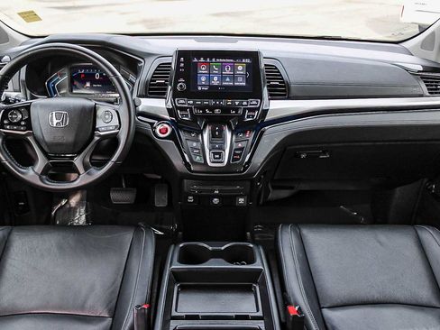 Certified 2023 Honda Odyssey Touring image 12