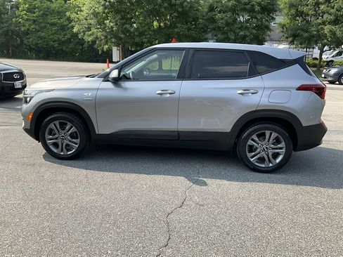 Used 2021 Kia Seltos LX AWD/4WD image 8