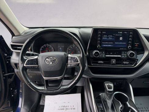 Used 2022 Toyota Highlander LE image 10