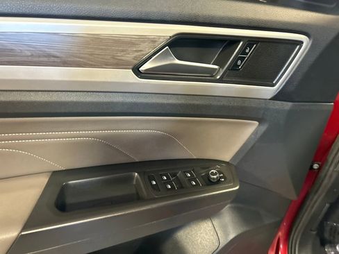 Used 2022 Volkswagen Atlas Cross Sport SE w/ Panoramic Sunroof Package image 14