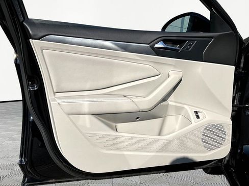 Used 2023 Volkswagen Jetta SE w/ Panoramic Sunroof Package image 20