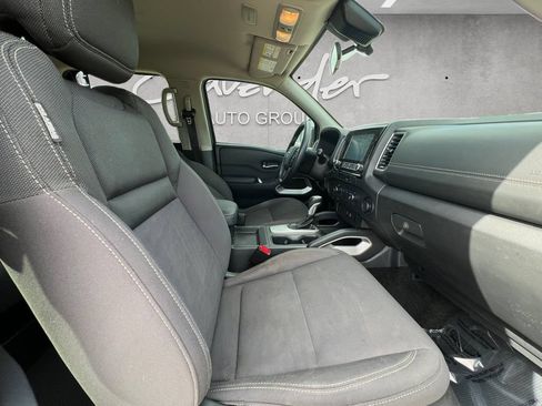 Used 2022 Nissan Frontier SV w/ SV Premium Package AWD/4WD image 24