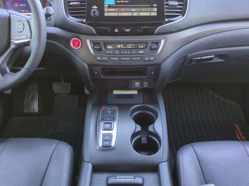 Used 2022 Honda Pilot TrailSport image 19