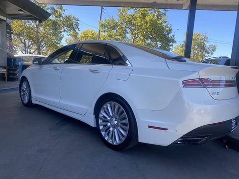 Used 2013 Lincoln MKZ FWD image 10