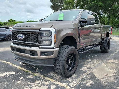 Used 2023 Ford F250 Lariat w/ Lariat Ultimate Package AWD/4WD image 3