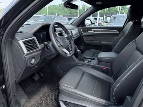 Used 2023 Volkswagen Atlas Cross Sport SE AWD/4WD image 18