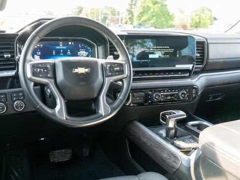 Used 2023 Chevrolet Silverado 1500 LTZ AWD/4WD image 13