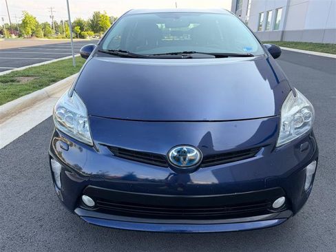 Used 2015 Toyota Prius Five w/ Advanced Technology Package FWD image 22