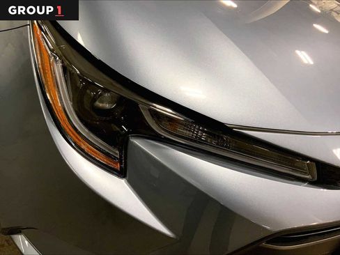 Used 2025 Toyota Corolla LE w/ LE Premium Package FWD image 28