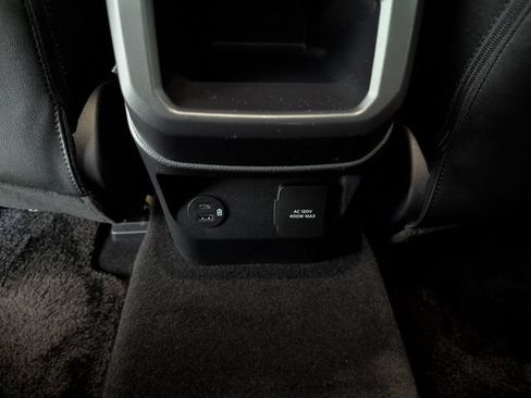 Used 2025 Ford Ranger Lariat w/ FX4 Off-Road Package AWD/4WD image 11
