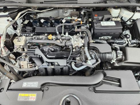 Used 2023 Toyota Corolla SE w/ SE Premium Package image 18