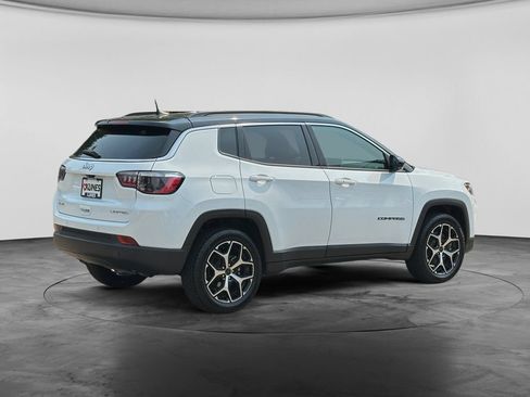 Used 2025 Jeep Compass Limited AWD/4WD image 7