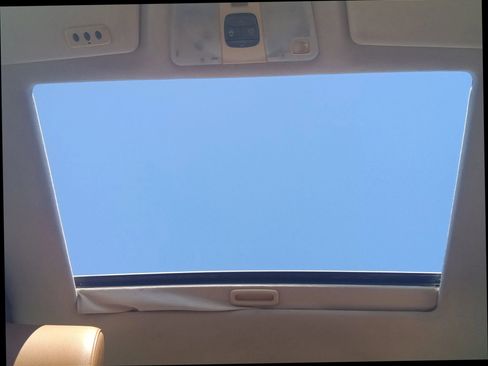 Used 1998 Mercedes-Benz E 320 Sedan image 15