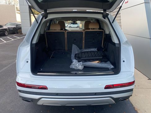 Used 2025 Audi Q7 3.0T Premium w/ Convenience Package image 19