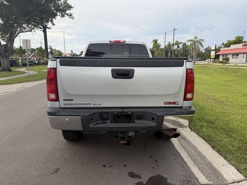 Used 2012 GMC Sierra 2500 SLE w/ SLE Preferred Package AWD/4WD image 5