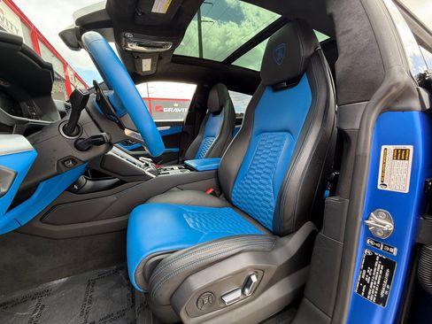 Used 2020 Lamborghini Urus AWD/4WD image 17