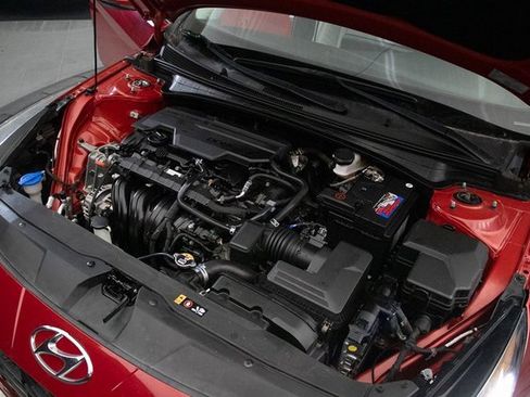 Used 2021 Hyundai Elantra Limited w/ Cargo Package image 26