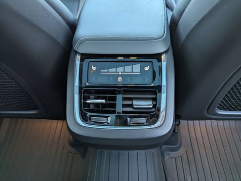 Used 2022 Volvo XC60 B5 R-Design w/ Advanced Package AWD/4WD image 36