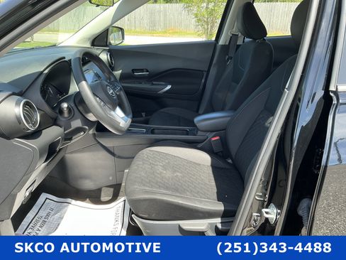 Used 2024 Nissan Kicks SV image 11
