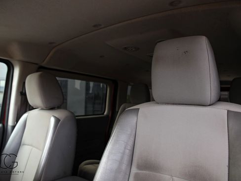 Used 2020 Nissan NV 3500 SV image 24