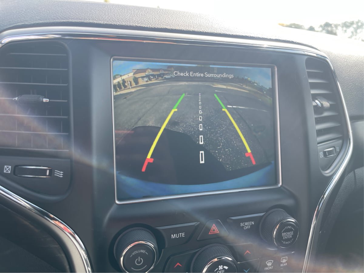 Used 2018 Jeep Grand Cherokee Altitude AWD/4WD image 24