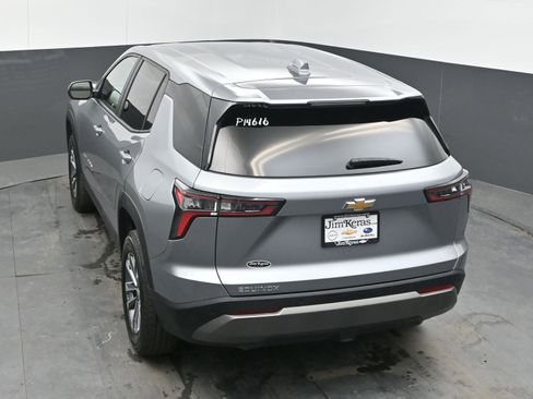 Used 2025 Chevrolet Equinox LT image 33