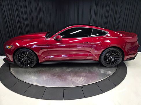 Used 2017 Ford Mustang GT Premium w/ GT Performance Package image 8