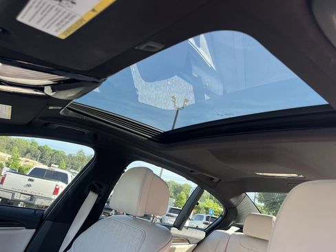 Used 2019 BMW M550i xDrive w/ Premium Package image 30