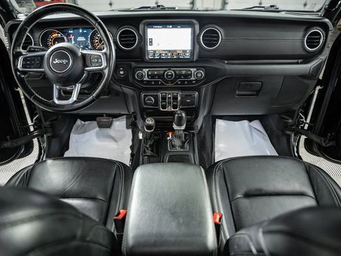 Used 2020 Jeep Wrangler Unlimited Sahara image 24