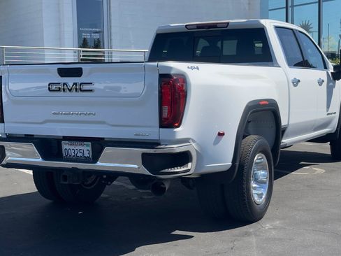Used 2022 GMC Sierra 3500 SLT w/ SLT Convenience Package AWD/4WD image 4