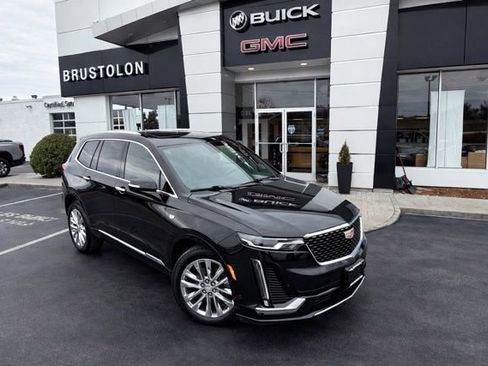 Used 2023 Cadillac XT6 Premium Luxury image 2