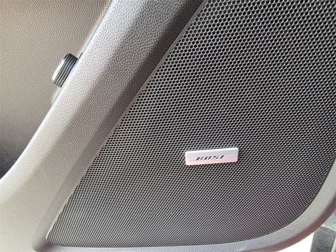 Used 2022 Chevrolet Traverse RS image 32