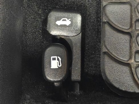 Used 2021 Hyundai Elantra SE FWD image 33
