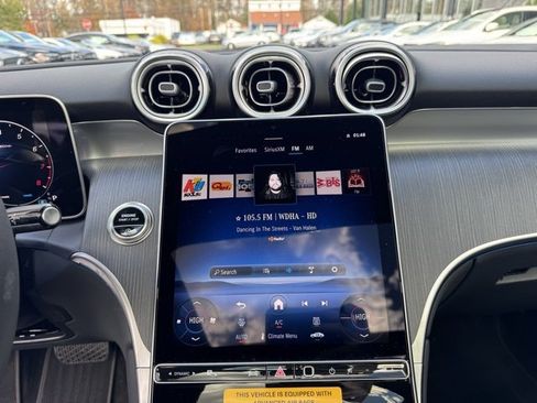 Used 2025 Mercedes-Benz GLC 300 4MATIC image 18