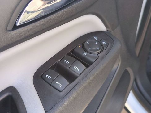 Used 2024 Chevrolet Equinox LT FWD image 13