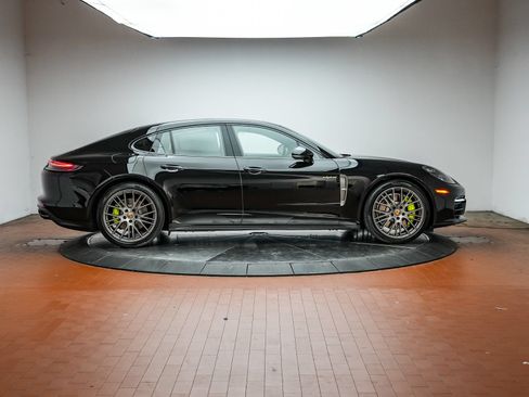 Used 2022 Porsche Panamera 4 E-Hybrid AWD/4WD image 8