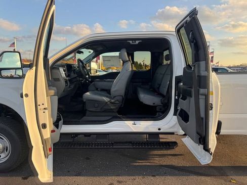 New 2026 Ford F250 XL w/ Snow Plow Prep Package image 15