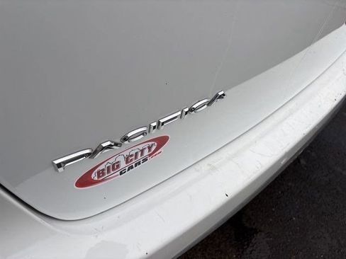 Used 2022 Chrysler Pacifica Touring-L w/ Uconnect Theater Family Group image 50