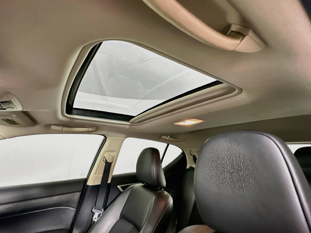 Used 2015 Lexus CT 200h w/ Seat Comfort Package FWD image 22